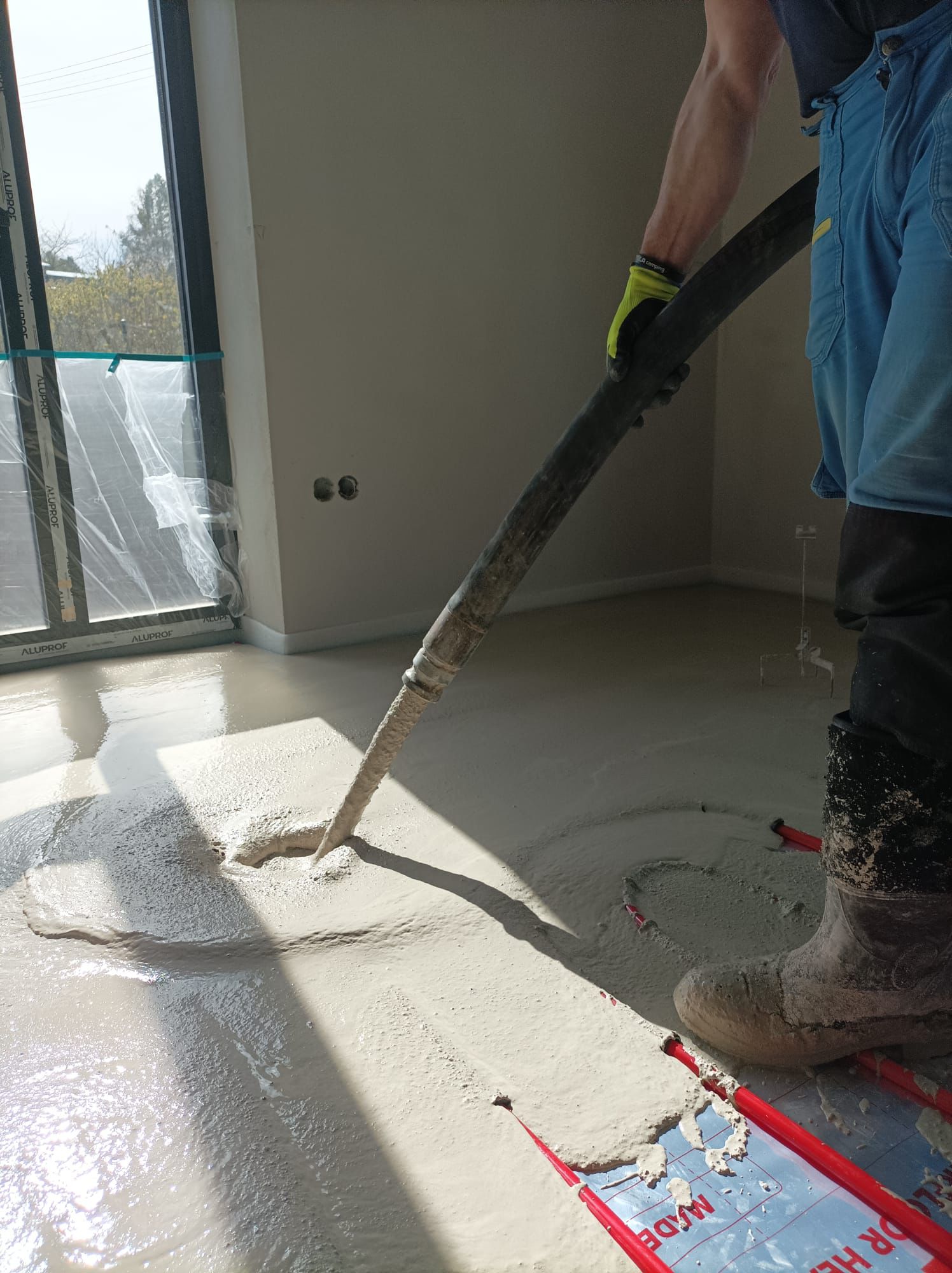 Teplovodni podlahove topeni vytapeni reflexni folie recenze